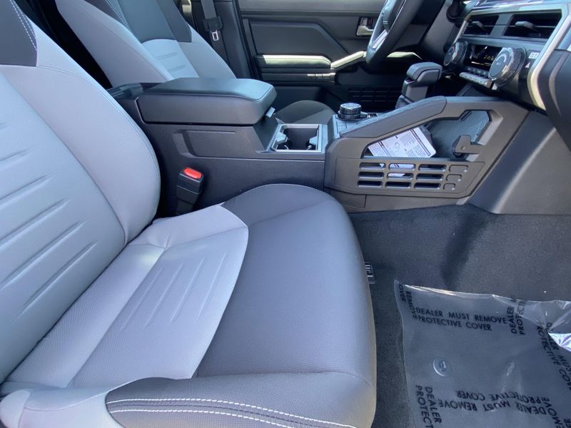 2025 Toyota Tacoma TRD Off RoadImage 8