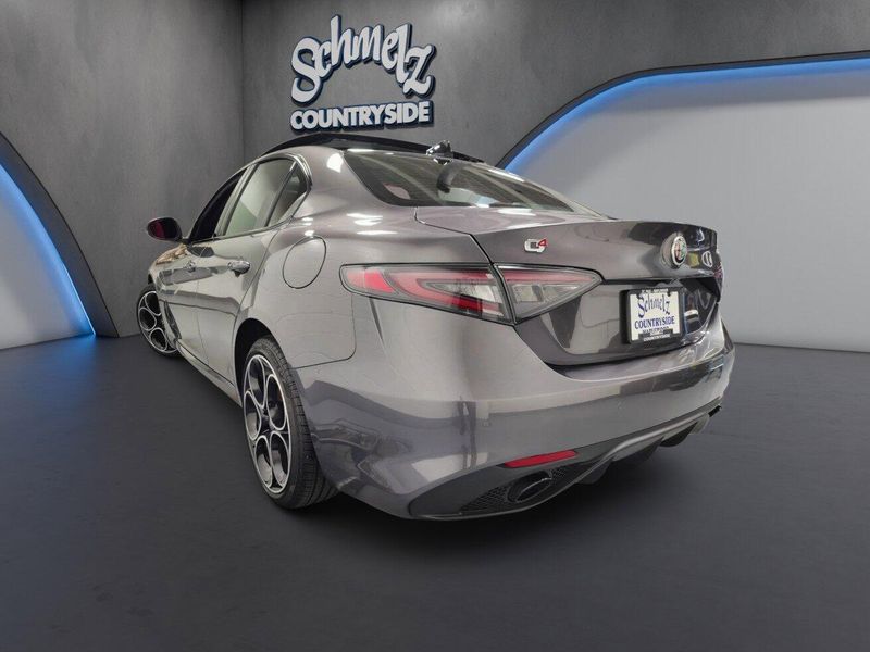 Used 2026 Alfa Romeo Giulia Q4 AWD w/SunroofImage 10