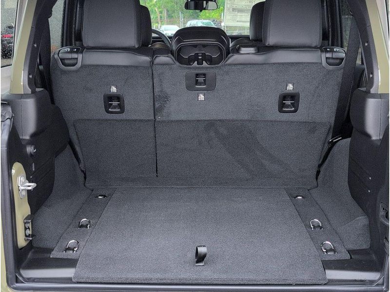 New 2025 Jeep Wrangler 4-door RubiconImage 34