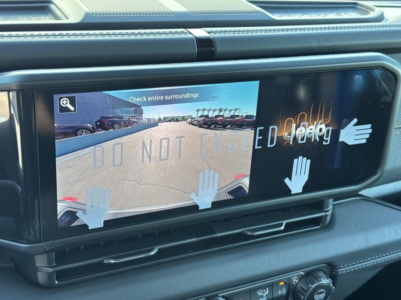 New 2026 Jeep Gladiator Mojave 4x4