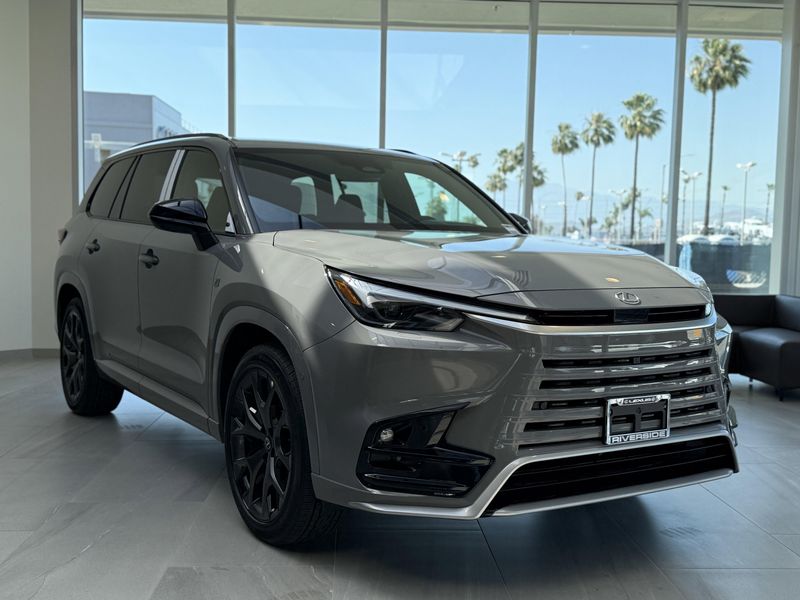 2025 LEXUS TX 500 500h F SPORT PremiumImage 2
