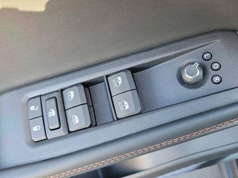 New 2026 Jeep Cherokee Overland 4x4