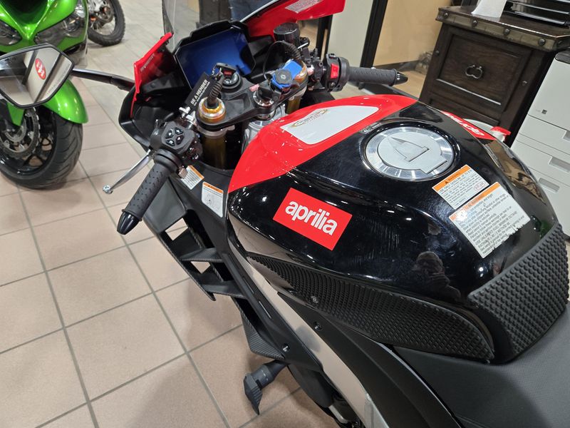 USED 2024 APRILIA RSV4 1100 Image 17