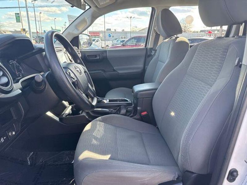 2017 Toyota Tacoma SR