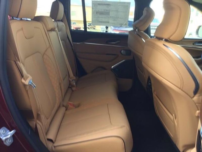 2025 Jeep Grand Cherokee Summit Reserve 4x4Image 19