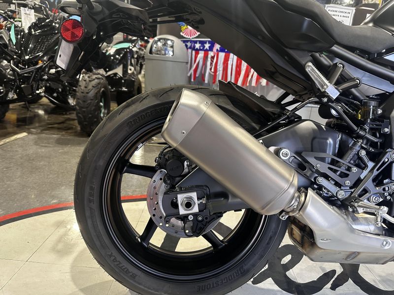 2023 Yamaha MT-10 Image 15