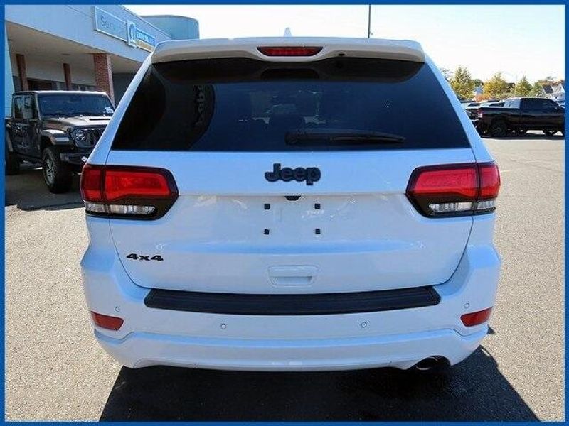 2021 Jeep Grand Cherokee Laredo XImage 6