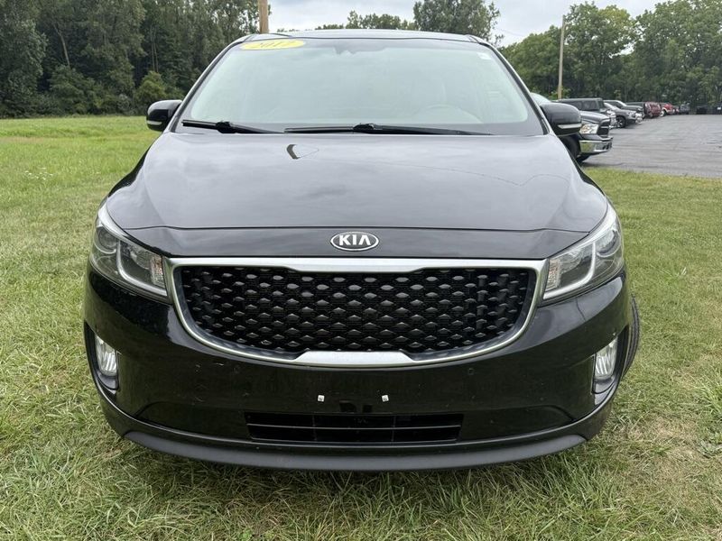 2017 Kia Sedona EX photo 8
