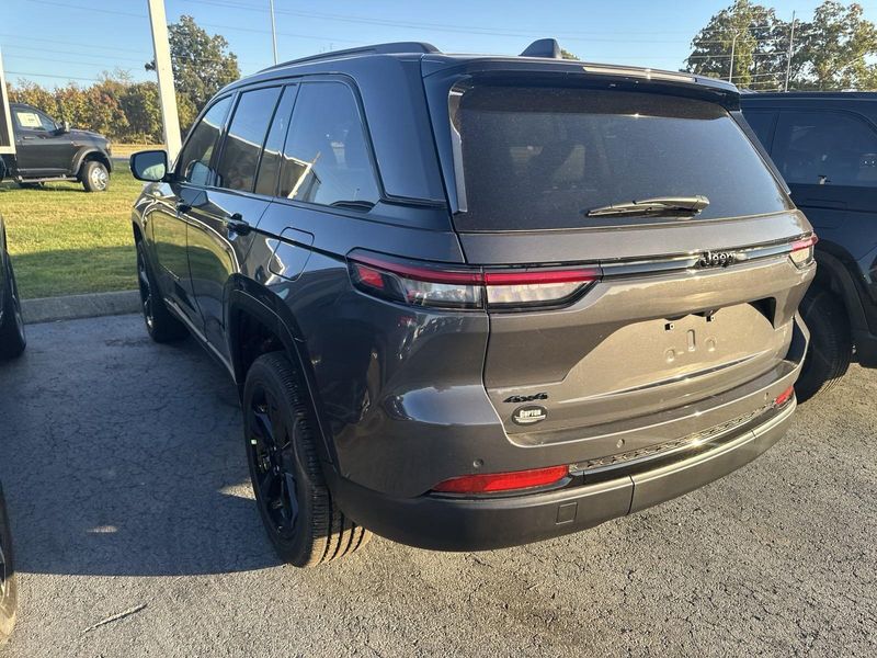 2025 Jeep Grand Cherokee Altitude X 4x4Image 9