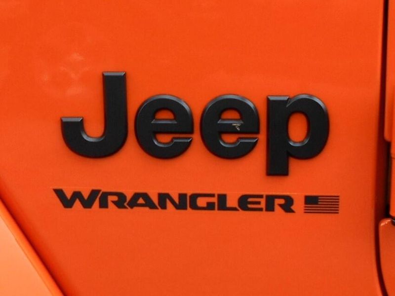 2025 Jeep Wrangler 4-door SaharaImage 32