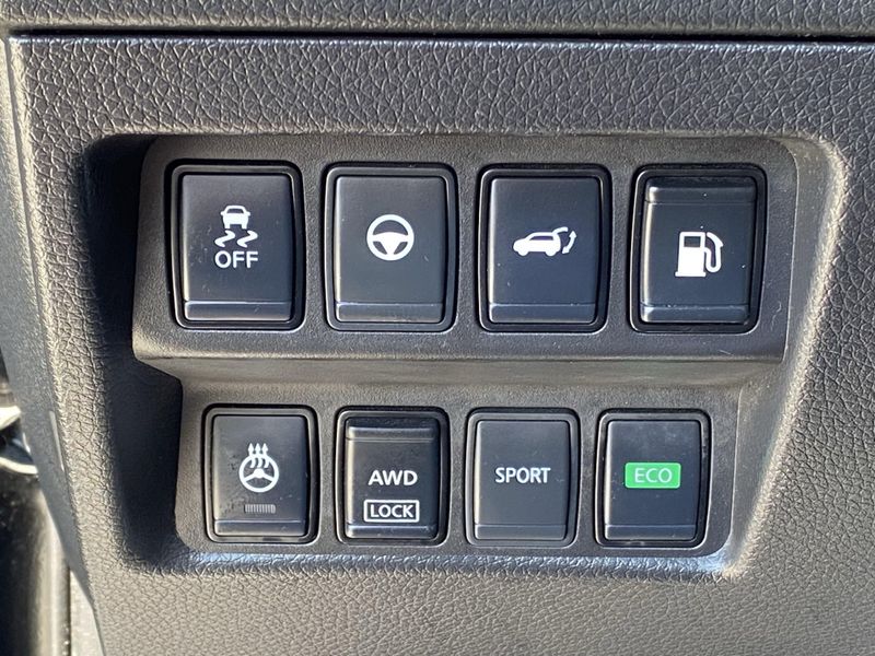 2019 Nissan Rogue SVImage 24