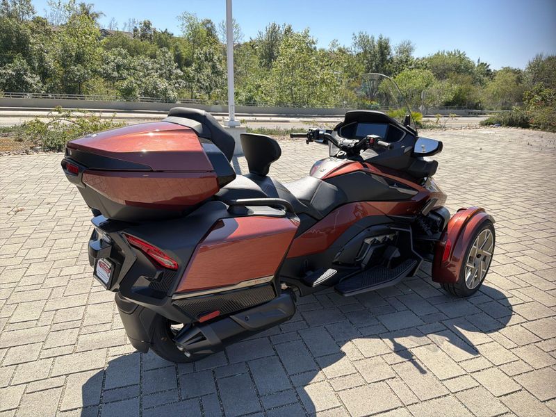 New 2026 Can-Am SPYDER RT SEA-TO-SKY (SE6) Image 17