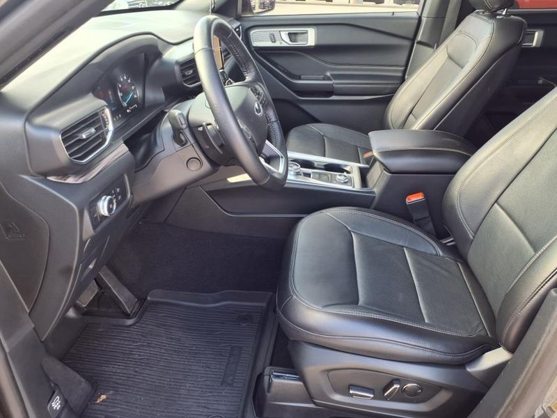 Used 2020 Ford Explorer LimitedImage 19