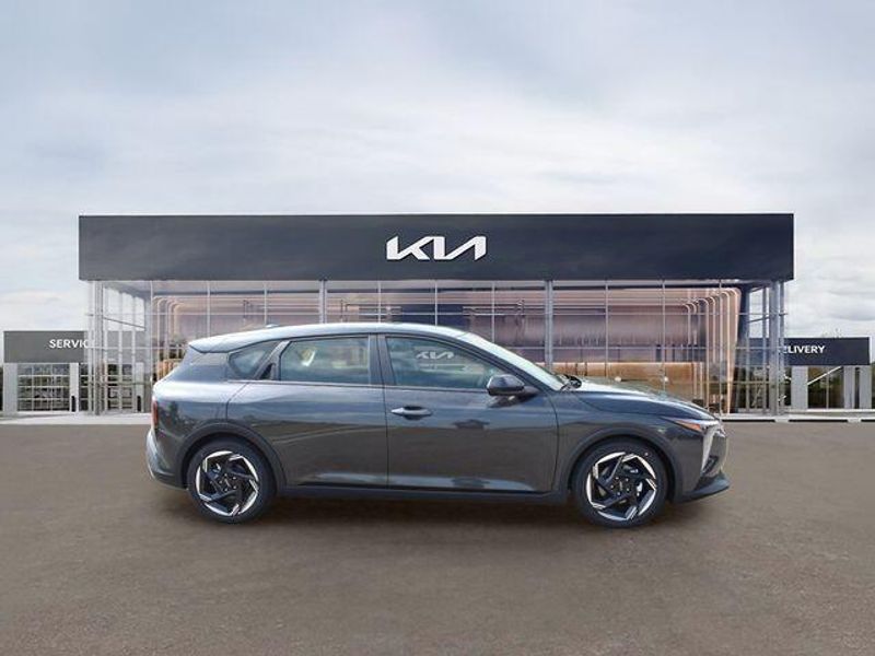 New 2026 Kia K4 EXImage 2