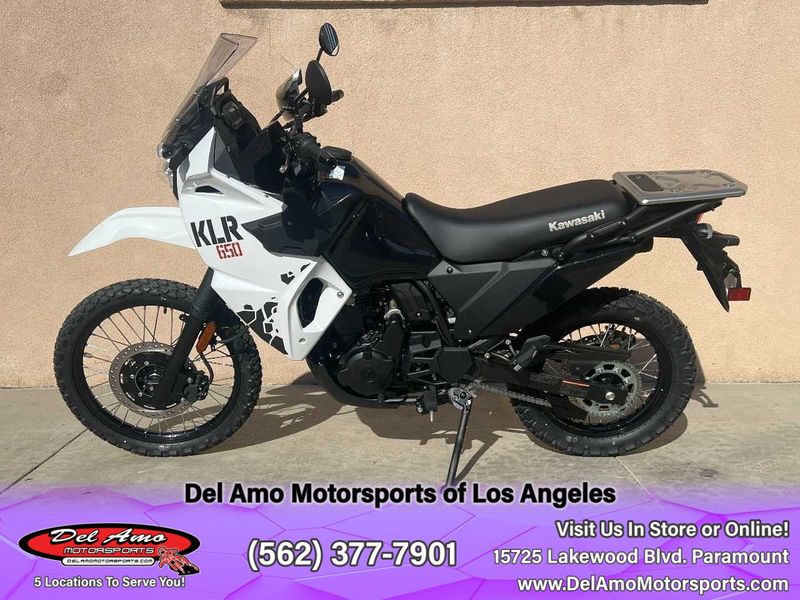 2024 Kawasaki KL650FRFNL-WT1  in a PEARL CRYSTAL WHITE/METALLIC CARBON GRAY exterior color. Del Amo Motorsports of Los Angeles (562) 262-9181 delamomotorsports.com 