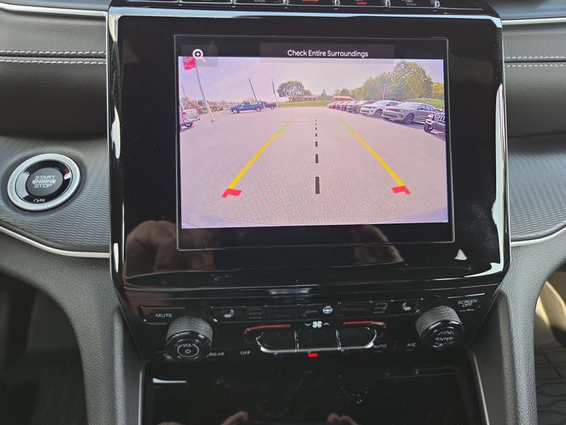 2023 Jeep Grand Cherokee Altitude X photo 25