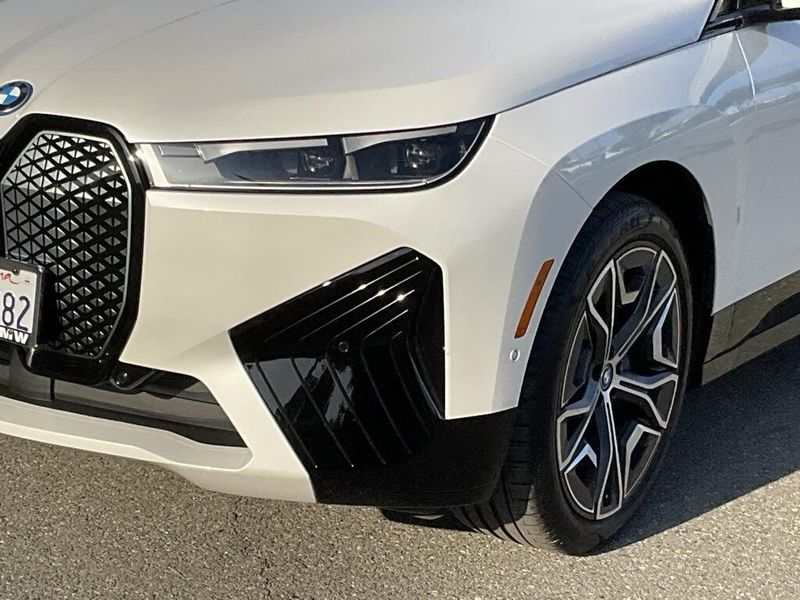 2025 BMW iX xDrive50Image 11