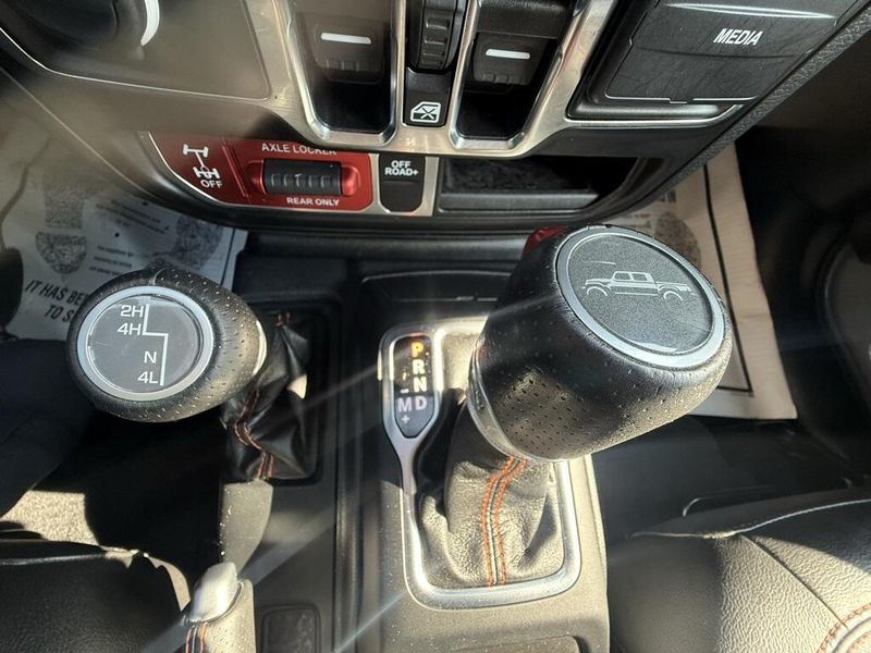 2021 Jeep Gladiator Mojave photo 26