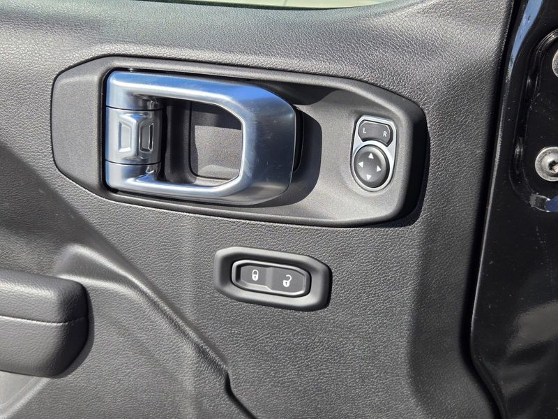 New 2026 Jeep Wrangler 4-door Rubicon