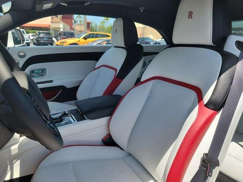 2025 Rolls Royce Spectre photo 12