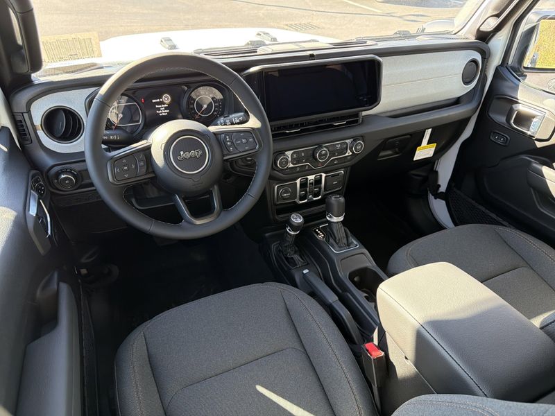 New 2026 Jeep Wrangler 4-door Sport SImage 15