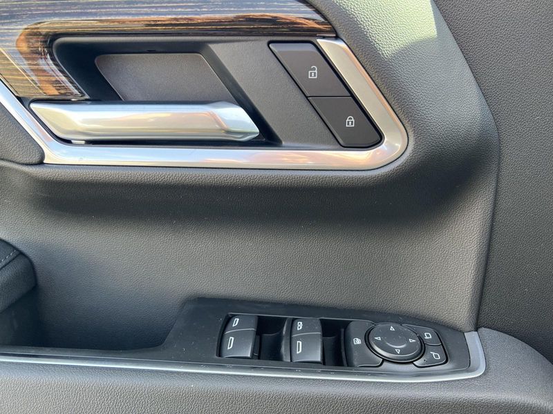 2026 Gmc Sierra 1500 Elevation photo 14