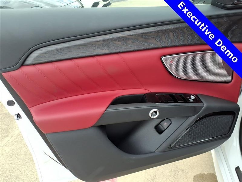 New 2025 Maserati Grecale Image 17