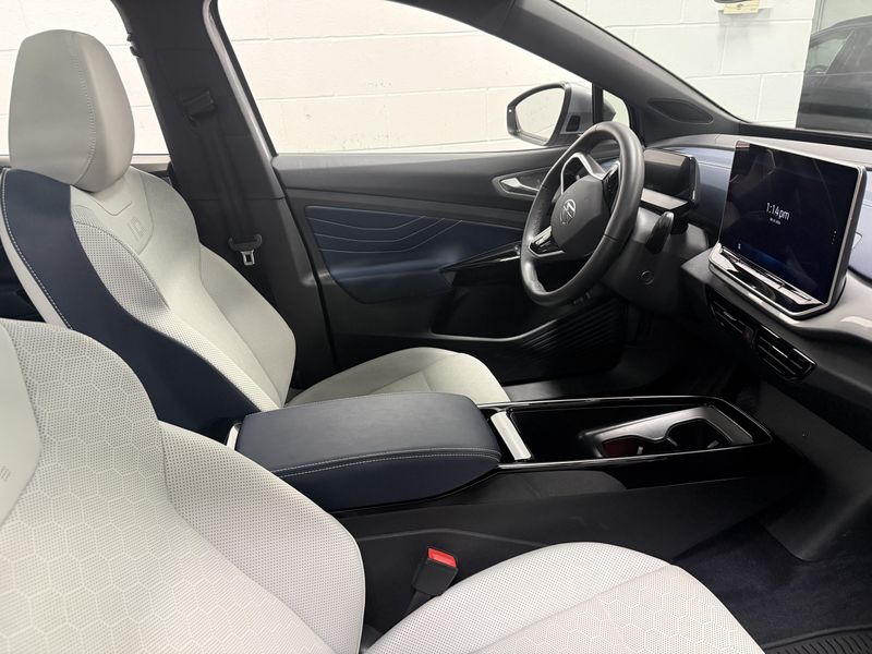 Used 2025 Volkswagen ID.4 Pro S AWD Long Range w/Glass RoofImage 12