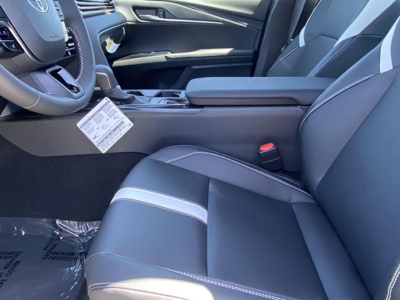 2025 Toyota Camry SEImage 14
