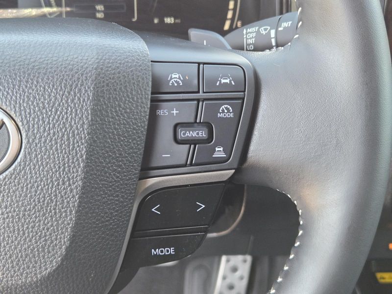 Used 2025 Toyota Camry SE (Natl)
