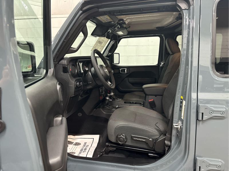 2025 Jeep Gladiator Rubicon photo 23