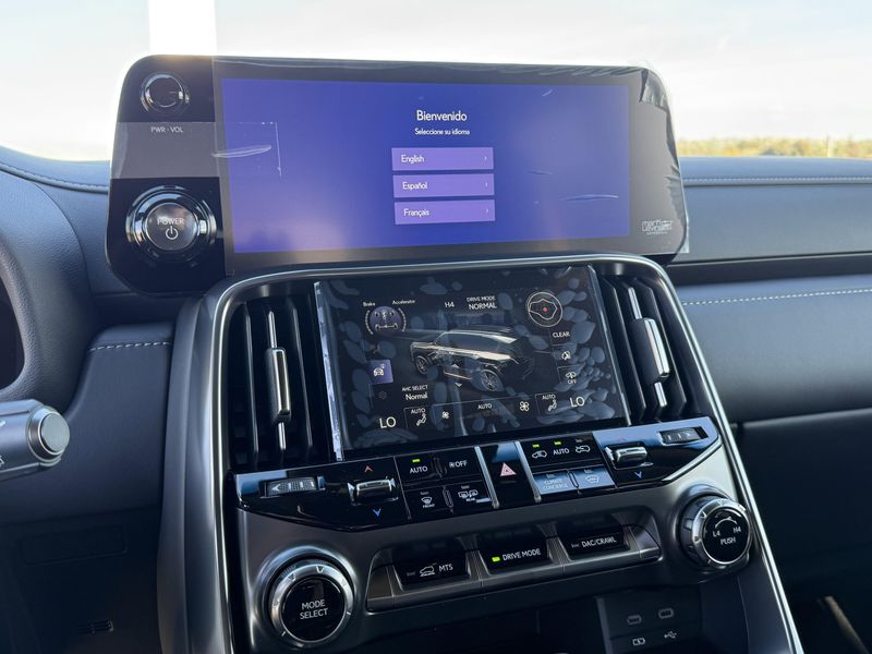 New 2026 Lexus LX 700h LuxuryImage 25