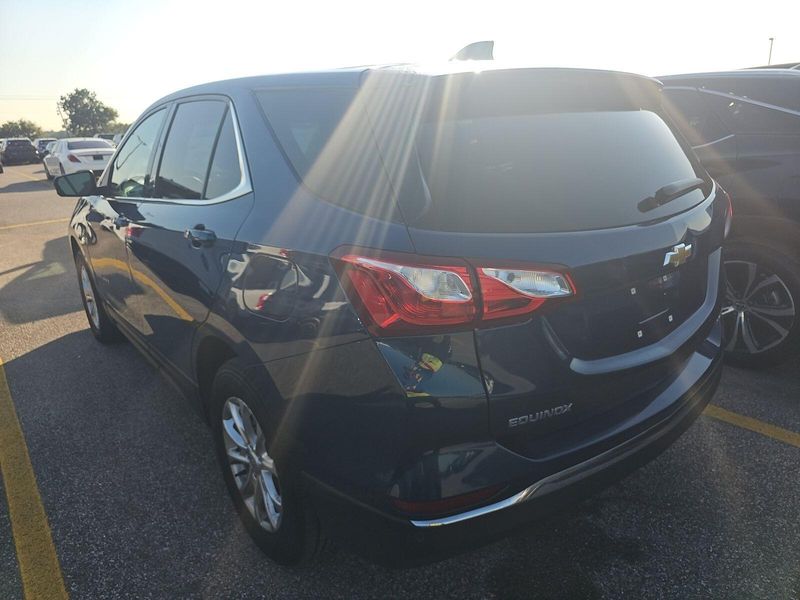 2020 Chevrolet Equinox LT photo 2