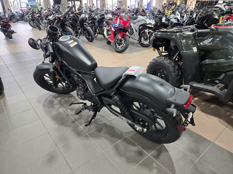 2025 Honda REBEL 300 MATTE BLACK METALLIC Image 4