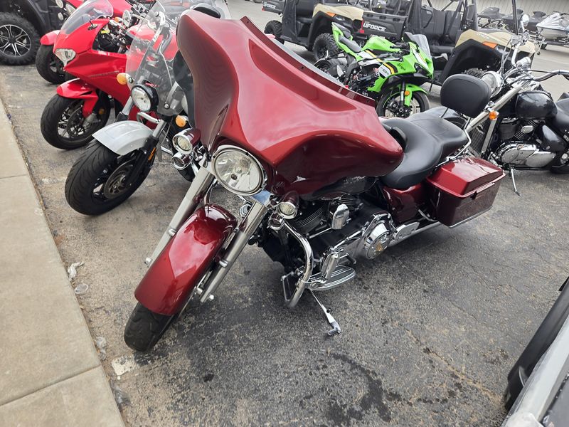 USED 2010 HARLEY STREET GLIDE Image 14