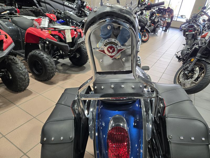 New 2025 Kawasaki VULCAN 900 CLASSIC LT METALLIC GRAPHITE GRAY AND METALLIC CARBON GRAY Image 15