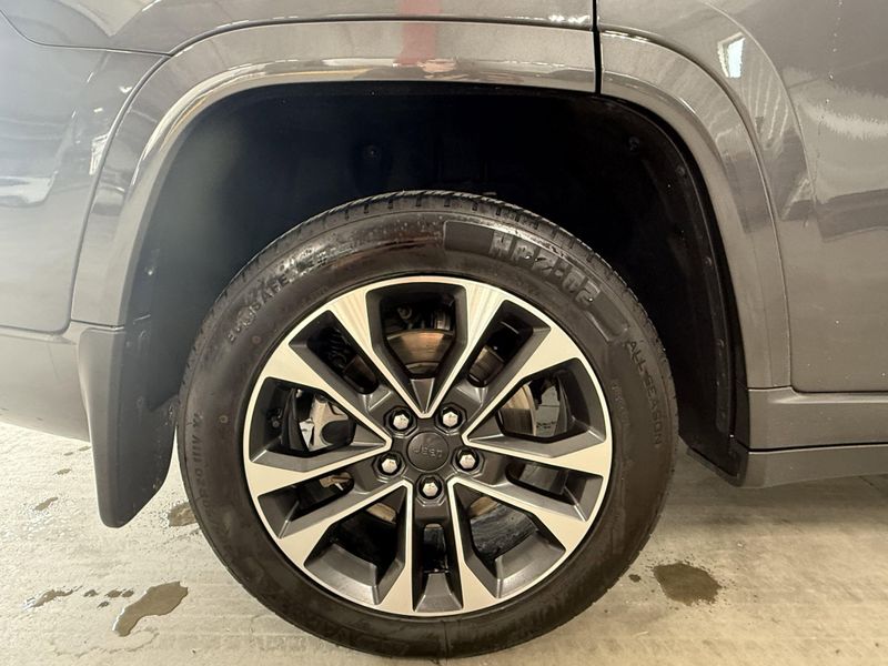 Used 2021 Jeep Grand Cherokee L OverlandImage 11