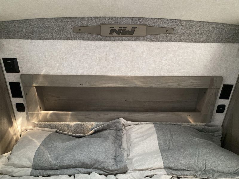 New 2027 NORTHWOOD MFG Arctic Fox 811Image 19