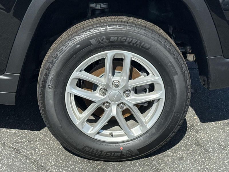 New 2026 Jeep Grand Cherokee Laredo X 4x2