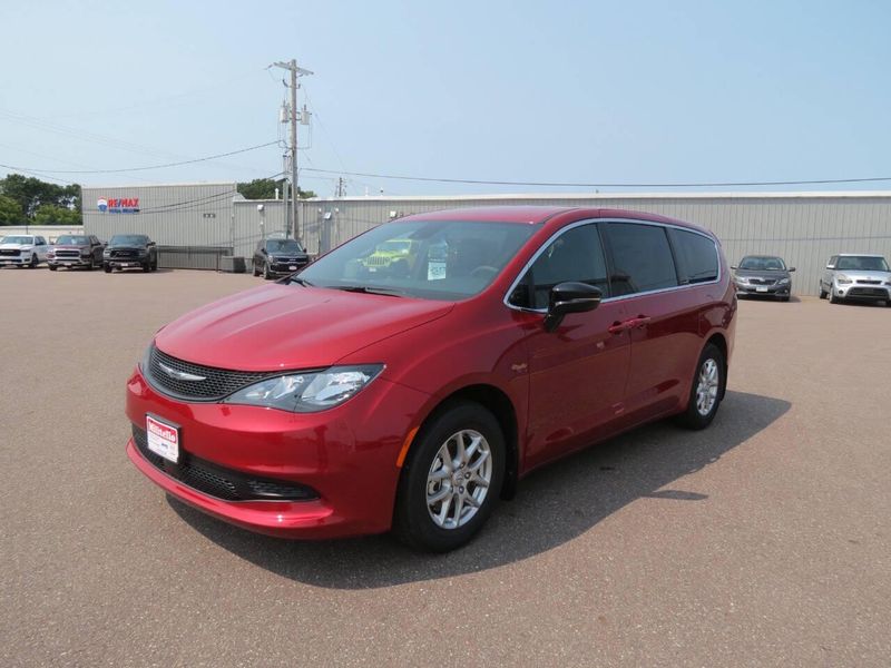 New 2026 Chrysler Voyager LxImage 8