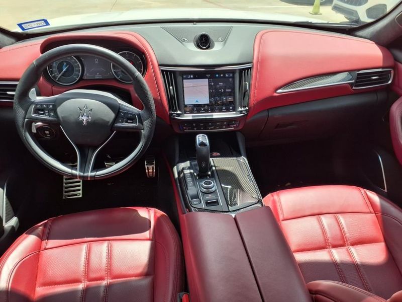 2022 Maserati Levante ModenaImage 4
