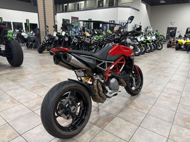 Used 2020 Ducati HYPERMOTARD 950 Image 17