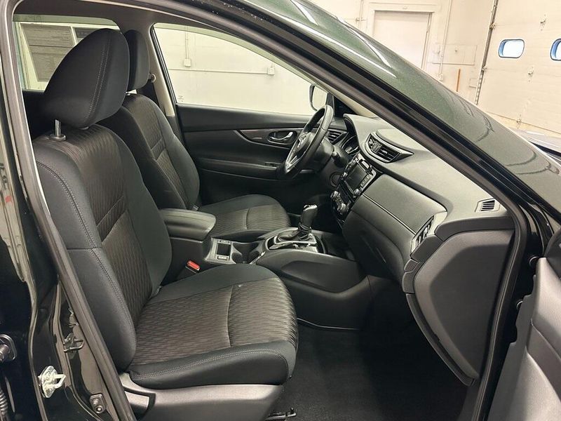 2020 Nissan Rogue SVImage 29