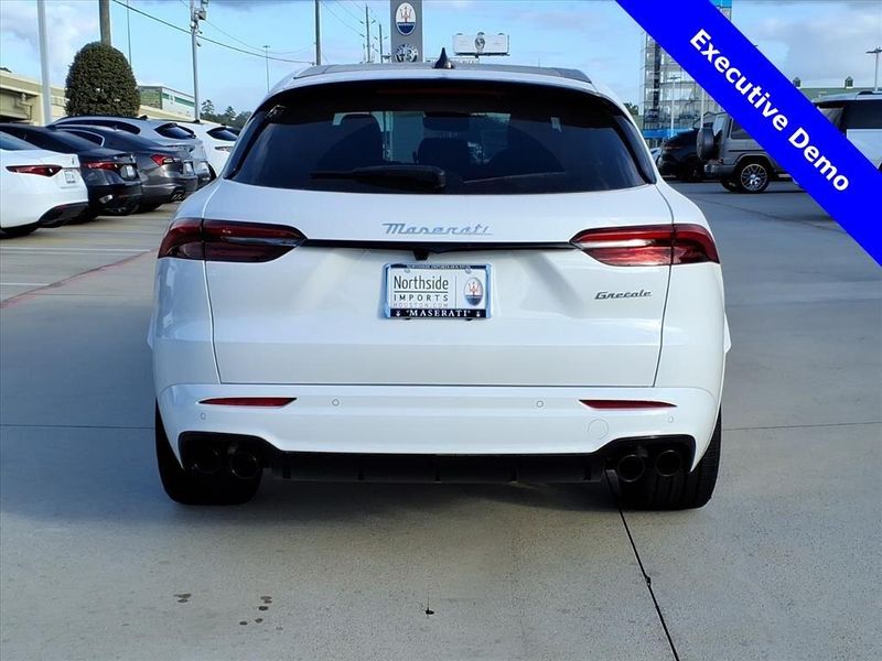 New 2025 Maserati Grecale ModenaImage 8