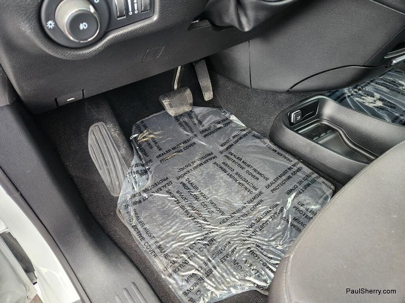 Used 2024 Chrysler Pacifica Touring