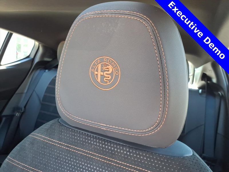 New 2025 Alfa Romeo Tonale IntensaImage 15