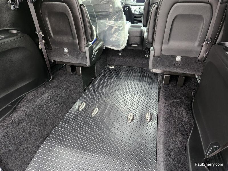 New 2026 Chrysler Voyager LX