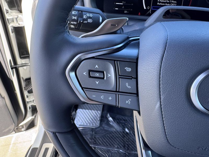 2025 Lexus LX 600 LuxuryImage 22