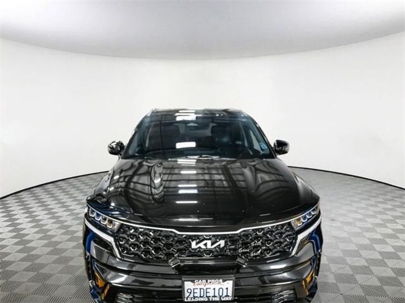 Used 2023 Kia Sorento Hybrid EXImage 3