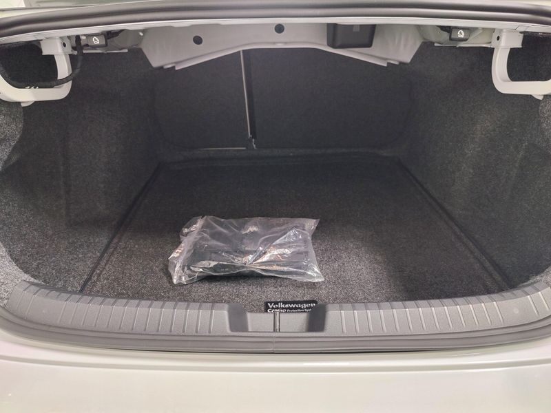 Used 2026 Volkswagen Jetta SE w/SunroofImage 25